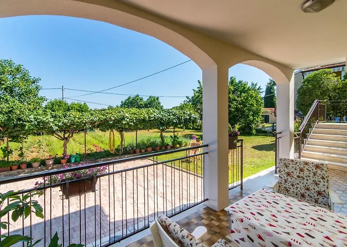 Maria Nives Casa de Férias